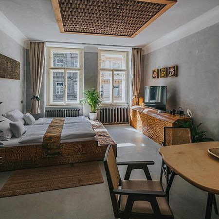 Bohemian Experience Aparthotel Прага Екстериор снимка