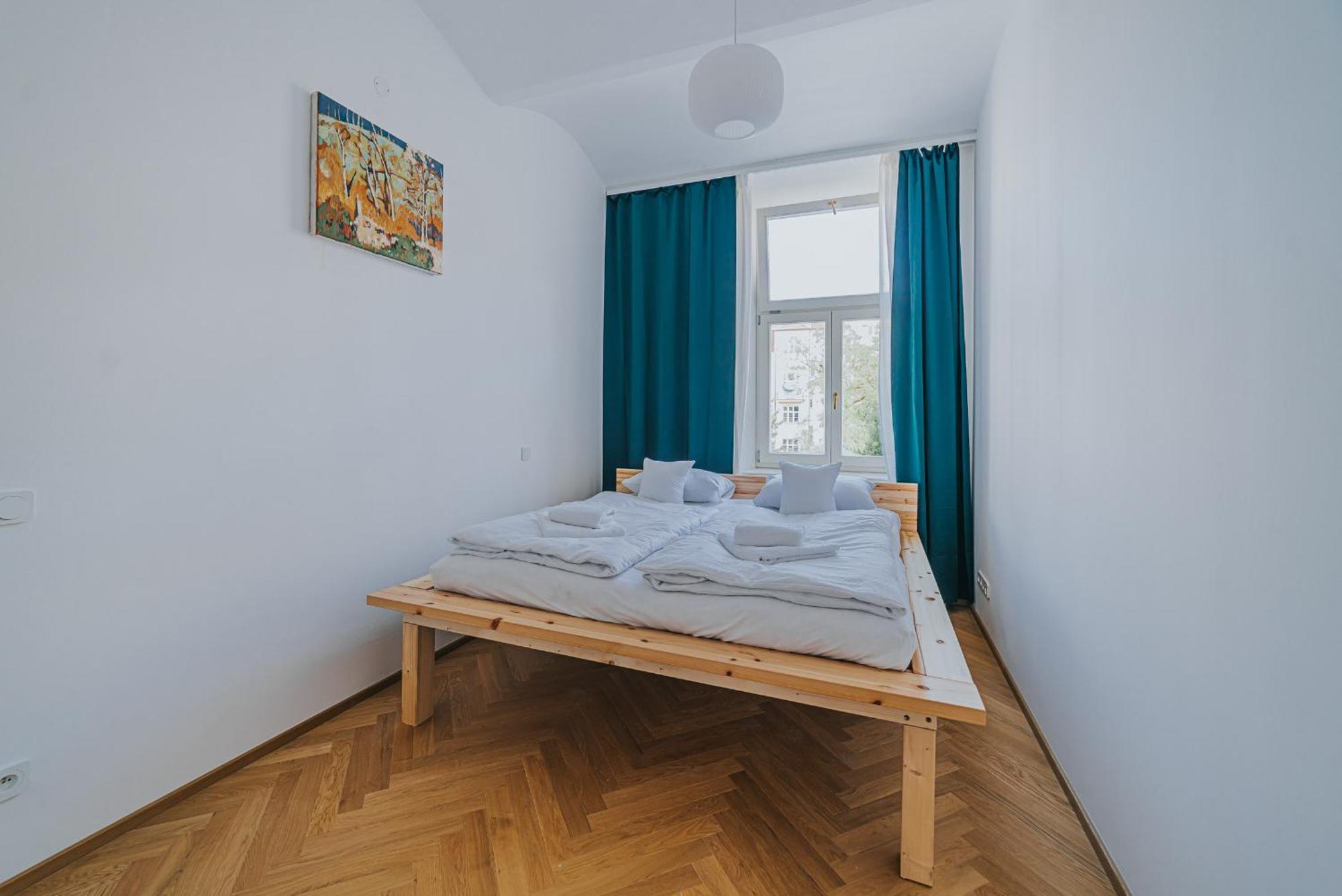 Bohemian Experience Aparthotel Прага Екстериор снимка