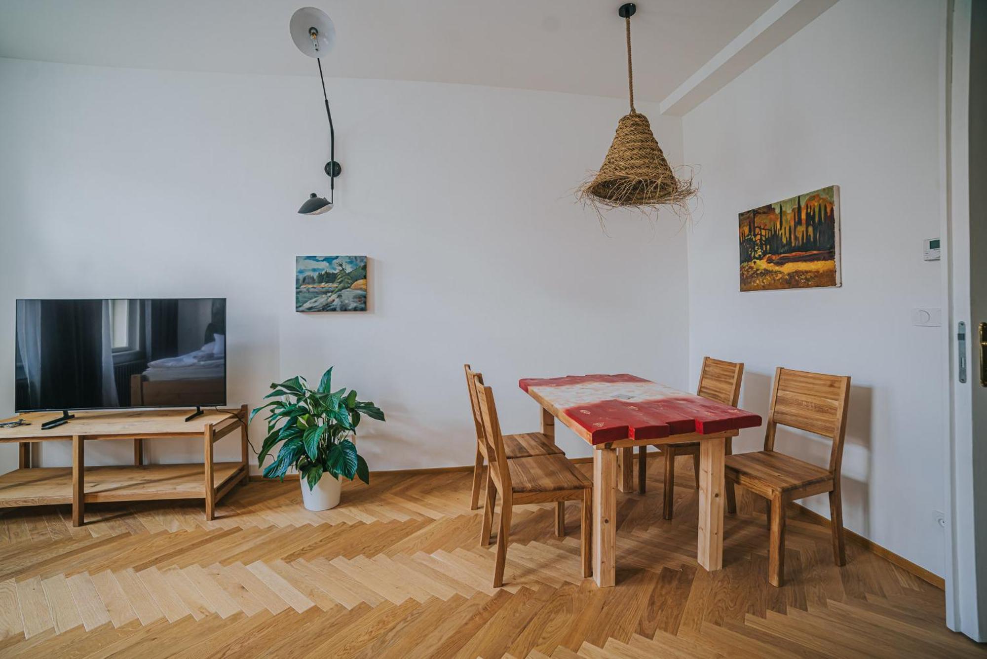 Bohemian Experience Aparthotel Прага Екстериор снимка