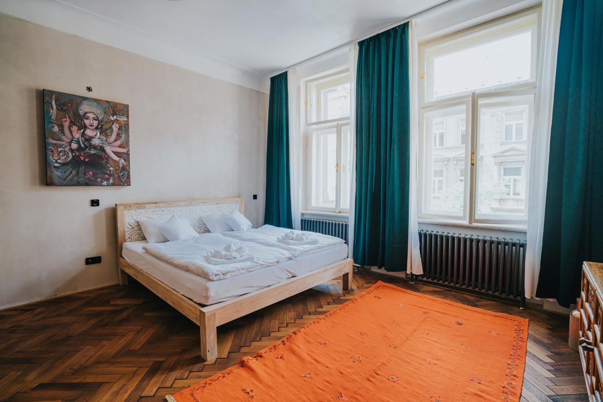 Bohemian Experience Aparthotel Прага Екстериор снимка