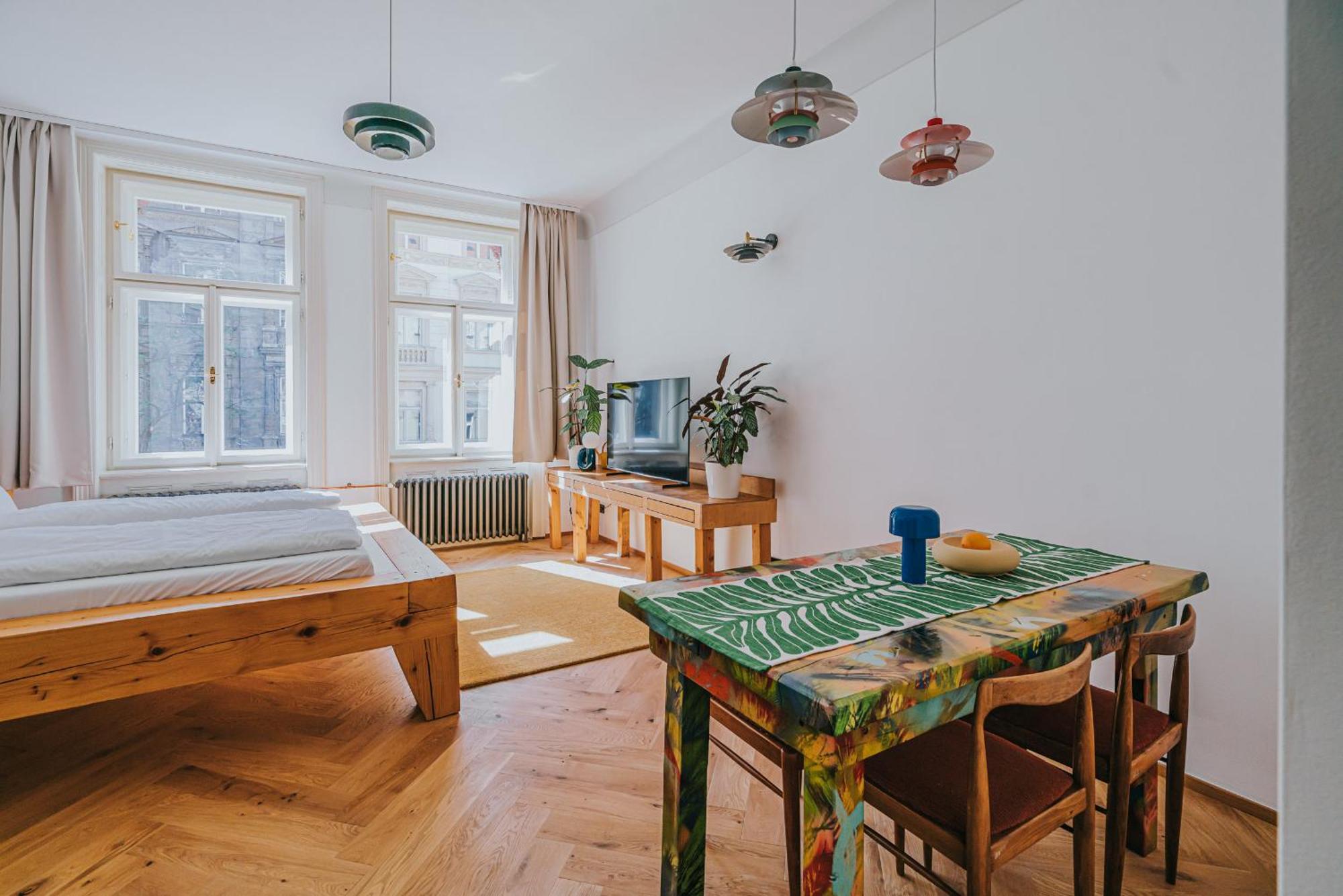 Bohemian Experience Aparthotel Прага Екстериор снимка