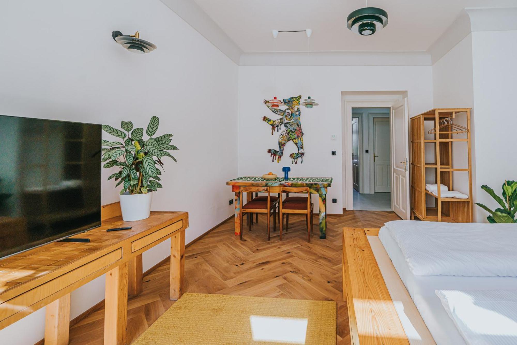 Bohemian Experience Aparthotel Прага Екстериор снимка