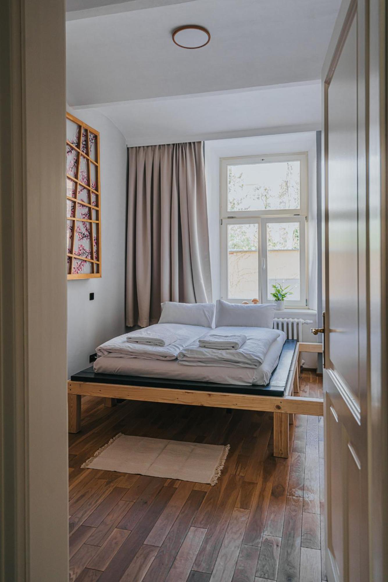 Bohemian Experience Aparthotel Прага Екстериор снимка