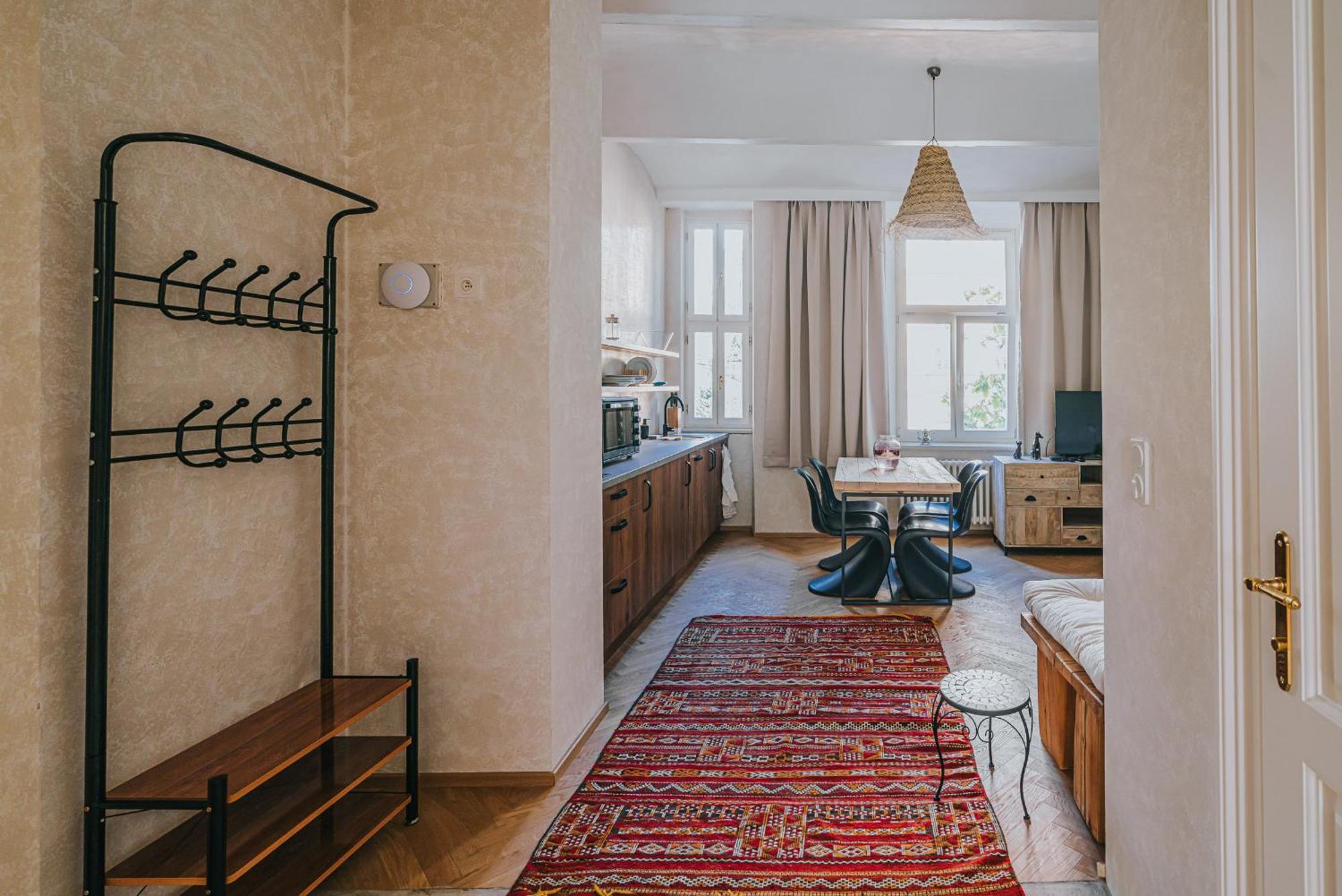 Bohemian Experience Aparthotel Прага Екстериор снимка