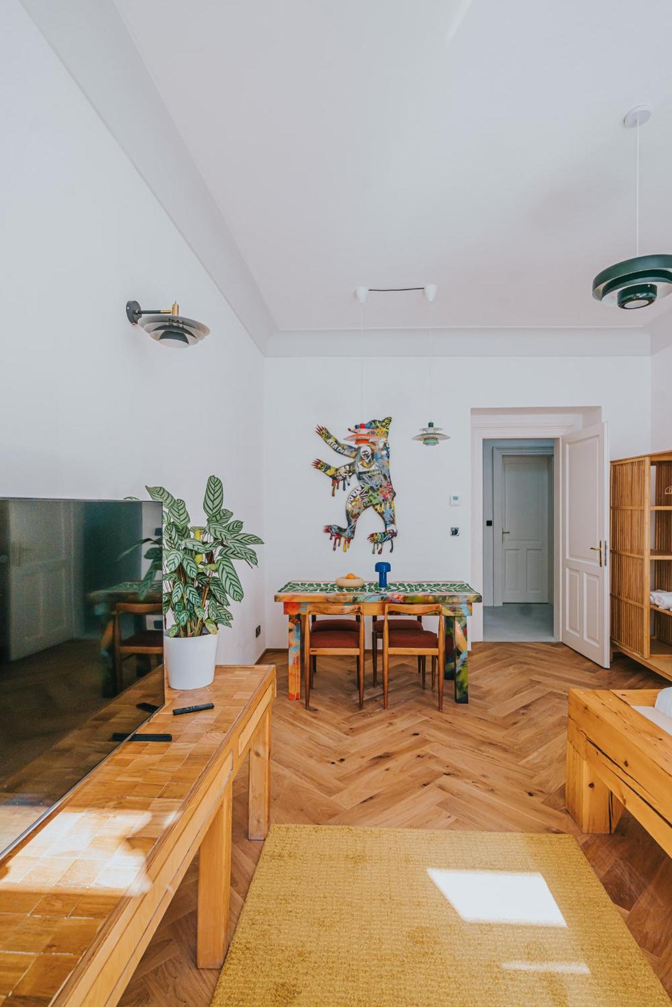 Bohemian Experience Aparthotel Прага Екстериор снимка